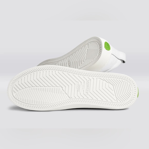 Cariuma OCA Low White Premium Leather Sneaker - Picture 4 of 8